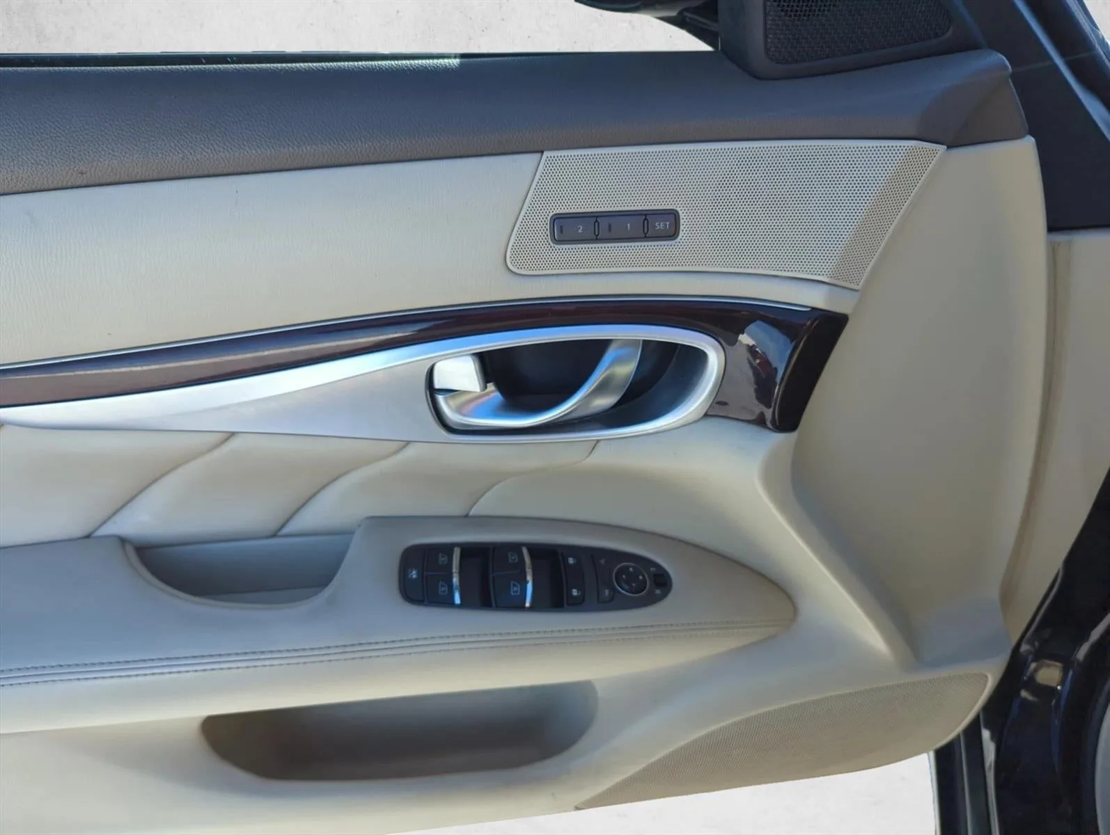 2012 INFINITI M37 x AWD photo 10