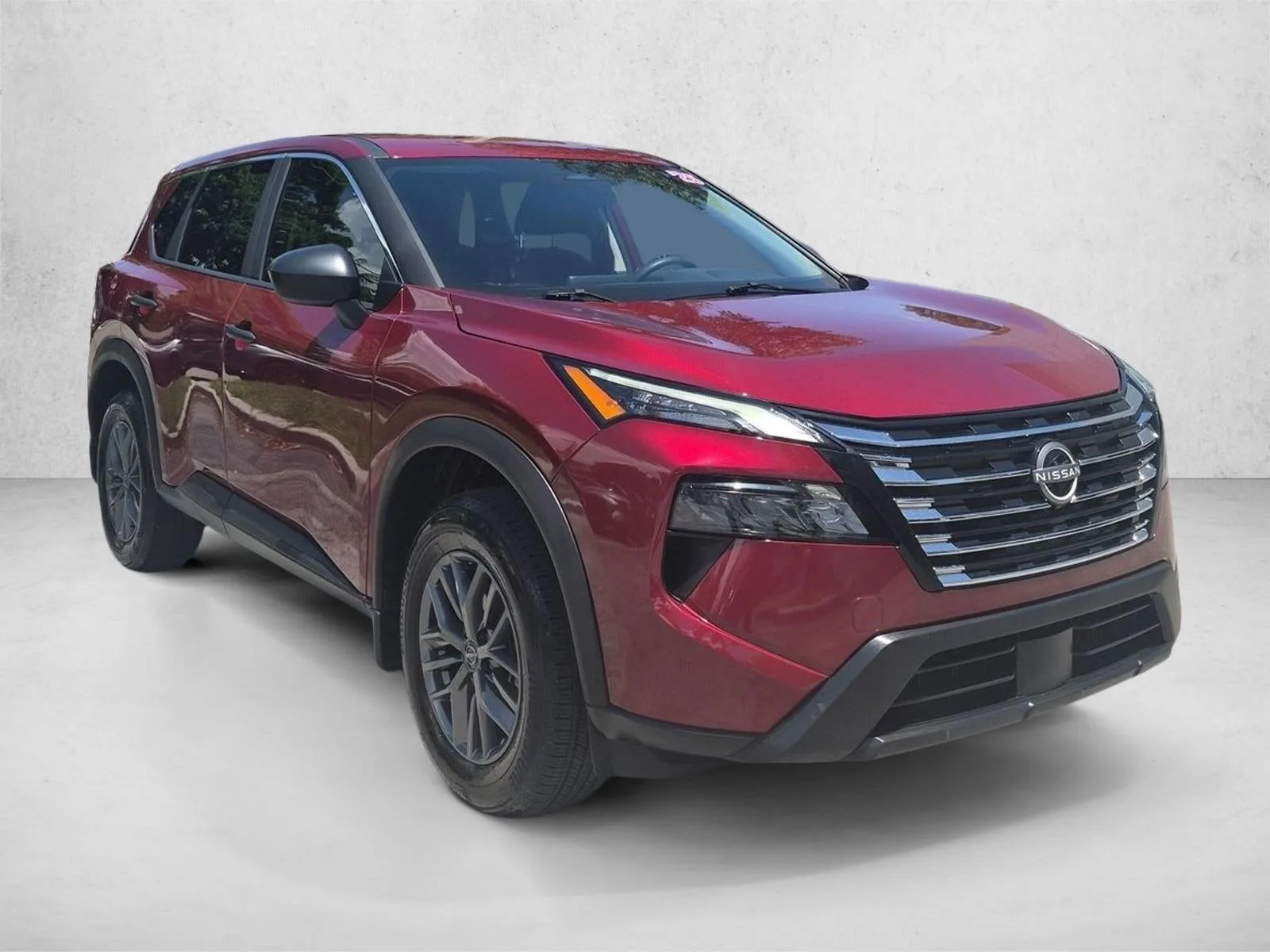 2025 Nissan Rogue FWD S photo 3