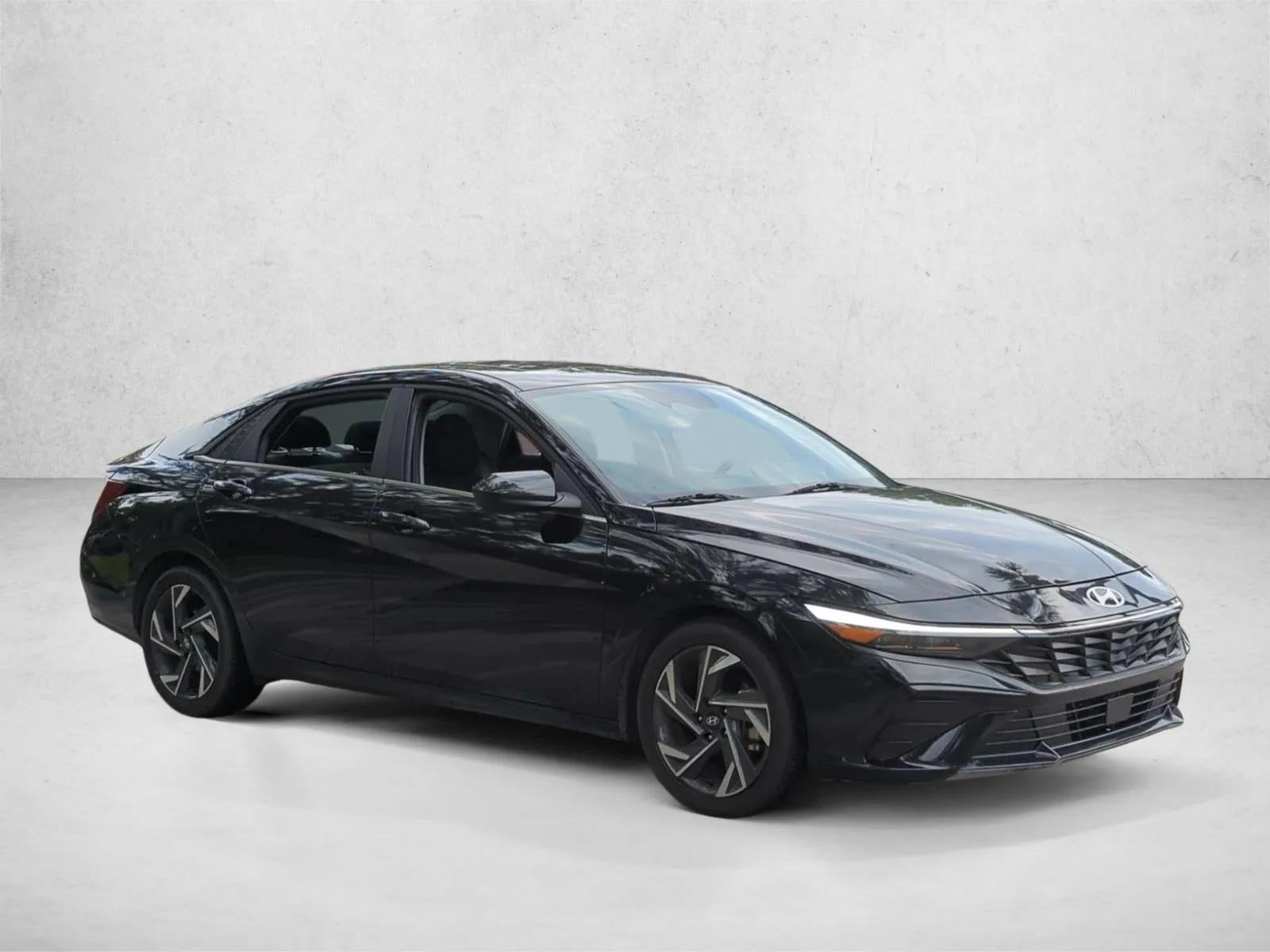 2025 Hyundai ELANTRA SEL Convenience IVT photo 3