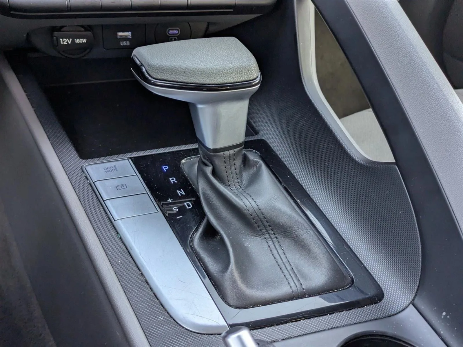 2024 Hyundai ELANTRA SEL IVT photo 9