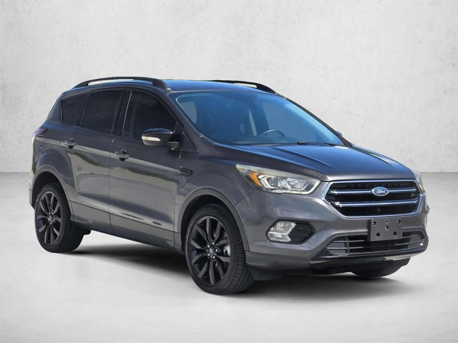 2017 Ford Escape Titanium 4WD photo 3