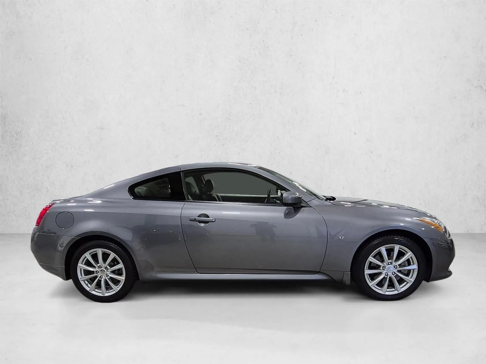 2015 INFINITI Q60 Coupe AWD photo 4