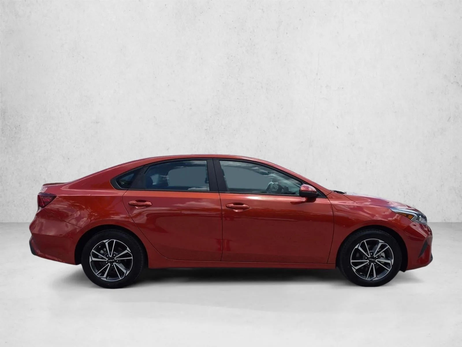 2022 Kia Forte LXS IVT photo 4