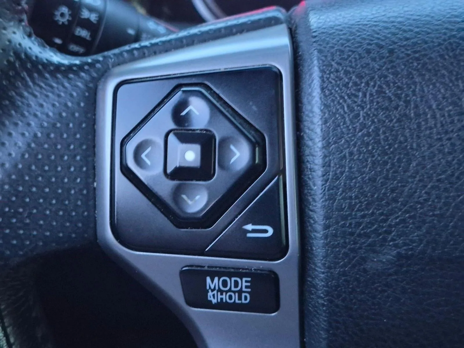 2017 Toyota 4Runner SR5 2WD (Natl) photo 11
