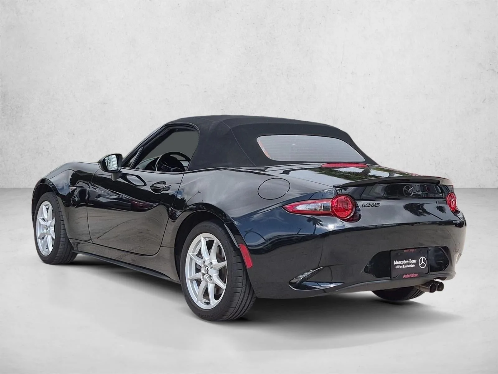 2016 Mazda MX-5 Miata 2dr Conv Auto Sport photo 8