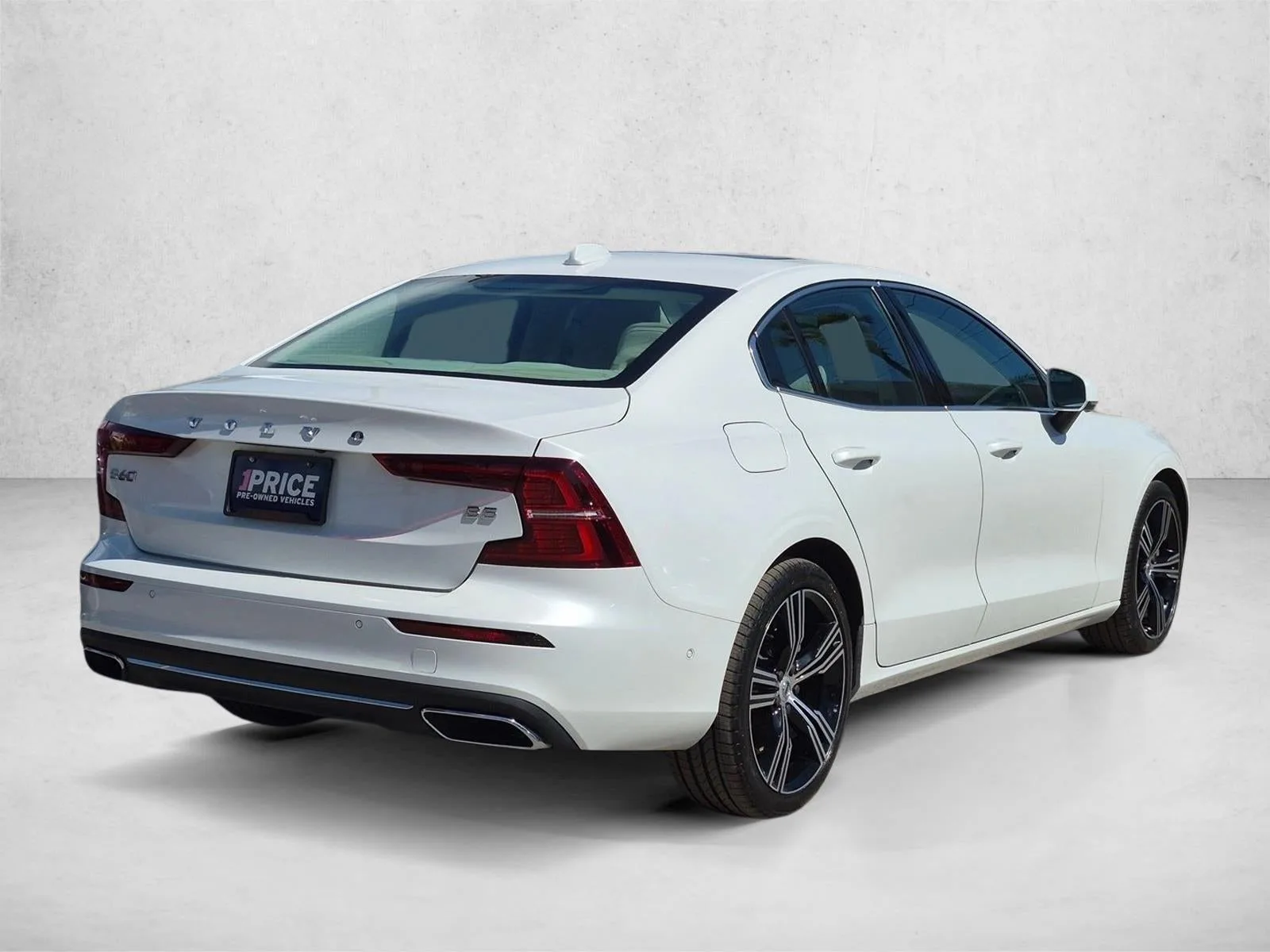 2022 Volvo S60 B5 FWD Inscription photo 5