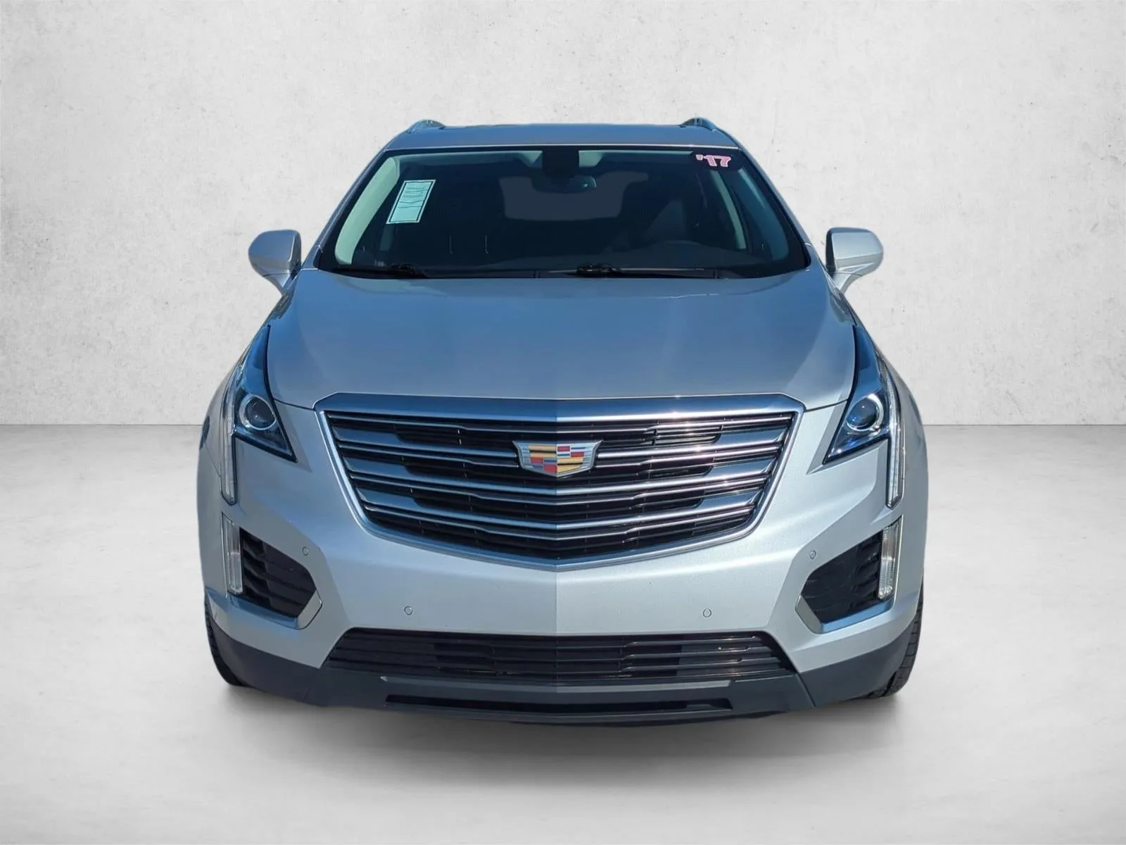 2017 Cadillac XT5 FWD 4dr Luxury photo 2