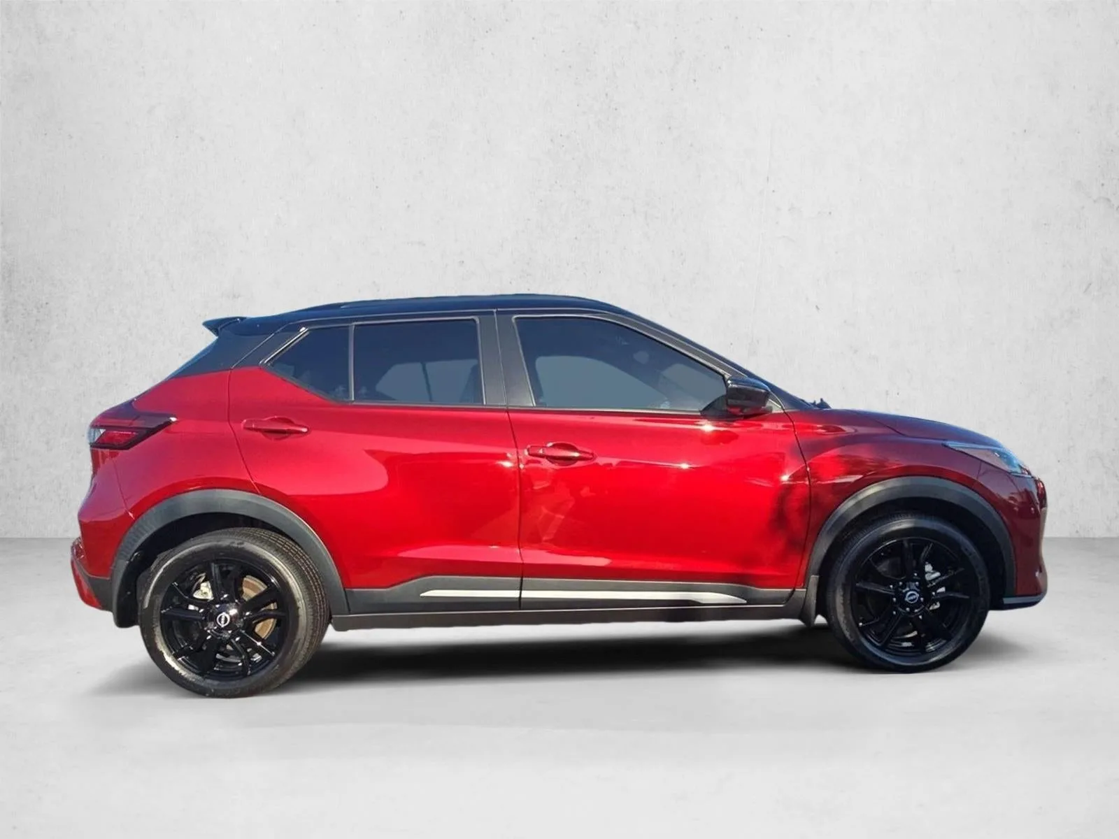 2024 Nissan Kicks SR FWD photo 4