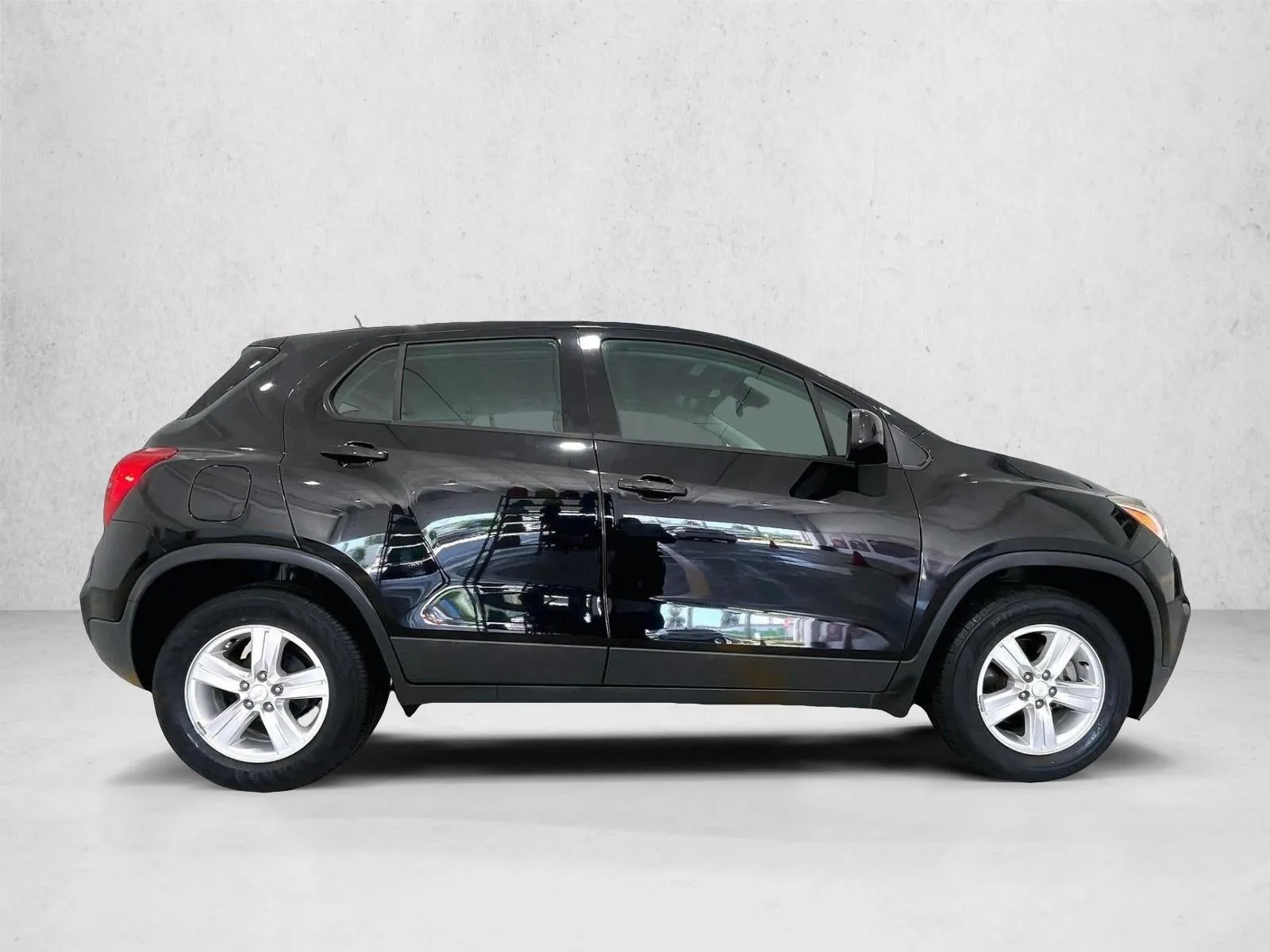 2019 Chevrolet Trax LS photo 5