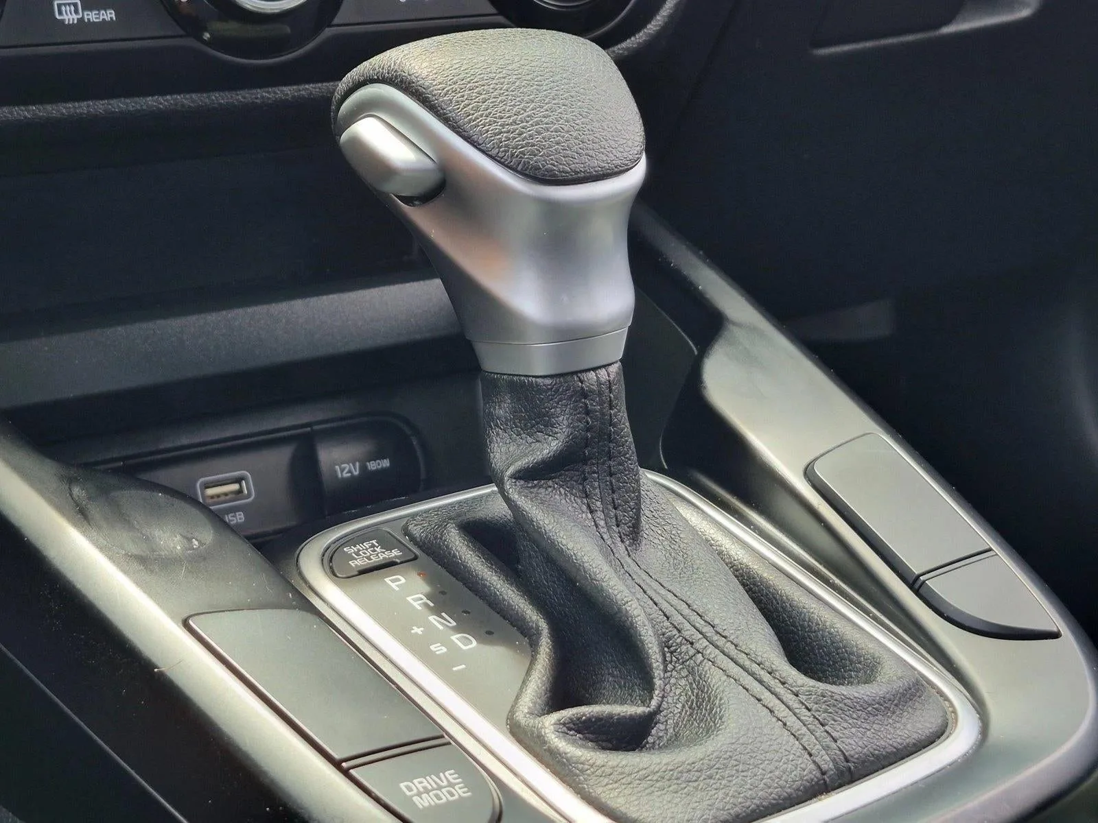 2024 Kia Soul LX IVT photo 12