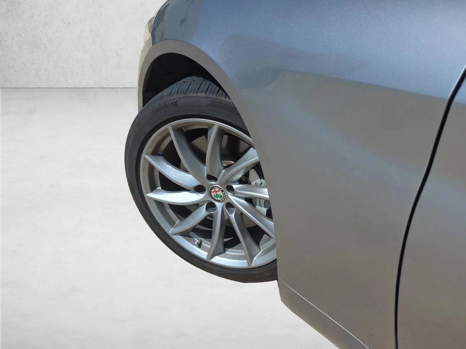 2020 Alfa Romeo Giulia AWD photo 10