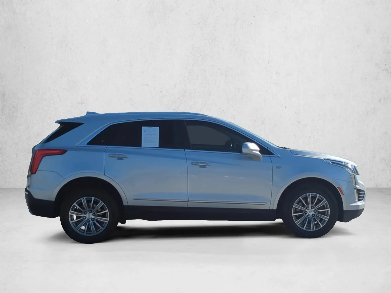 2017 Cadillac XT5 FWD 4dr Luxury photo 4