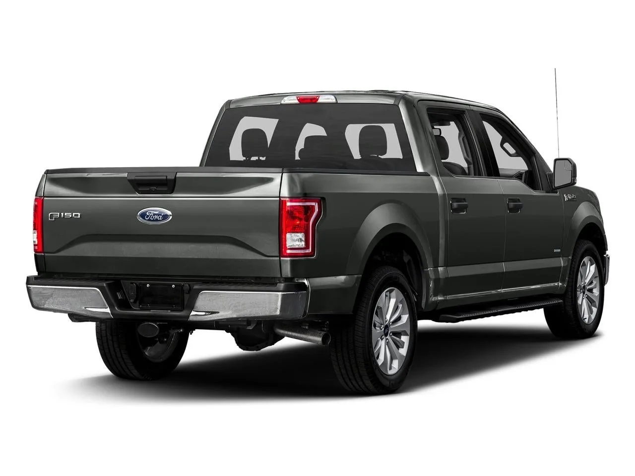 2017 Ford F-150 XLT 2WD SuperCrew 5.5' Box photo 3