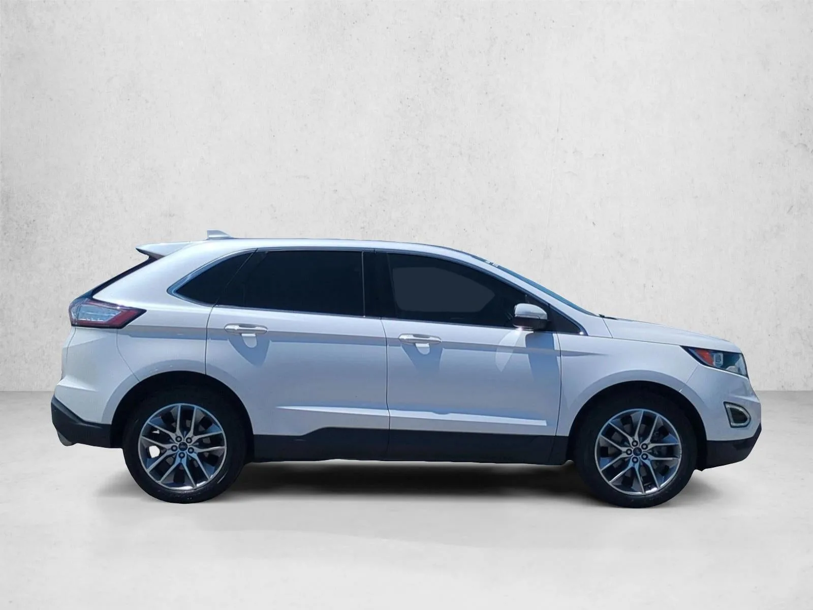 2018 Ford Edge Titanium photo 4