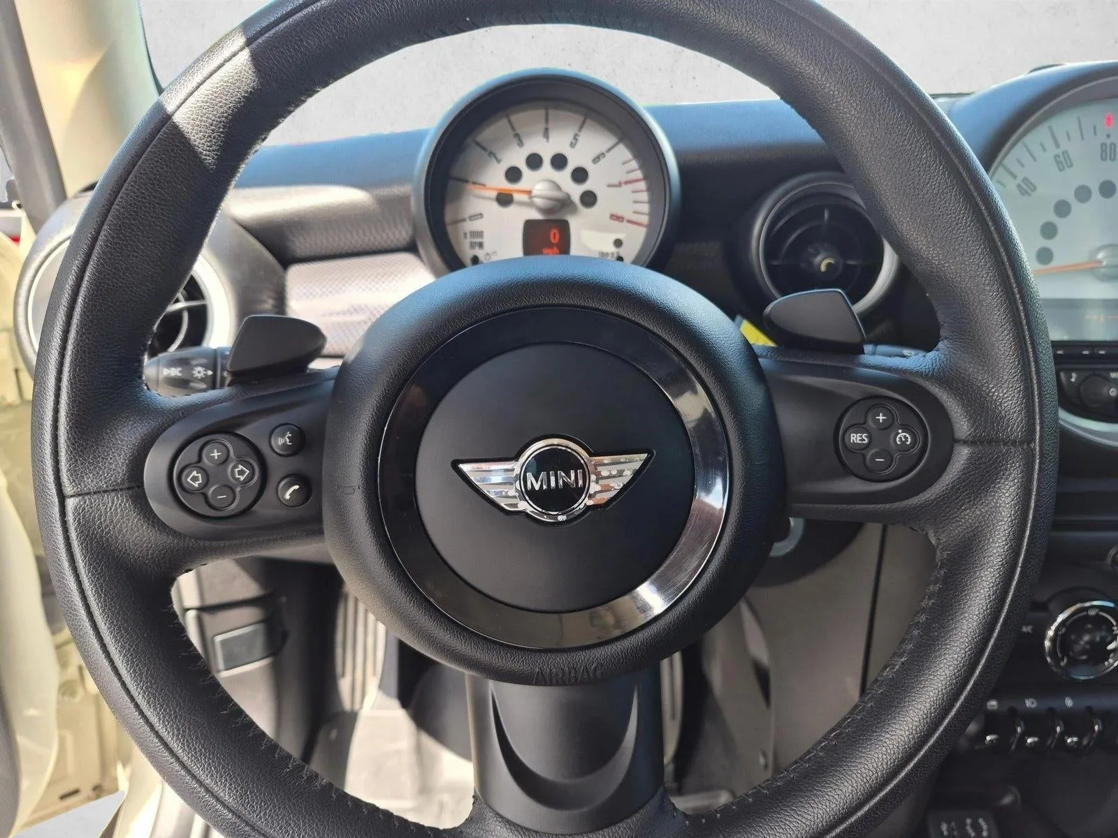 2013 MINI Cooper S Hardtop S photo 12