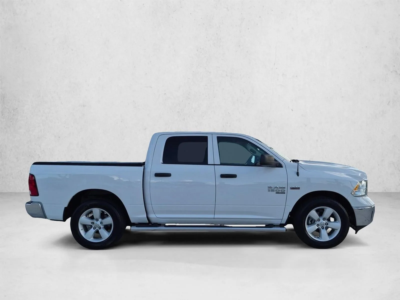 2021 RAM 1500 Classic Tradesman 4x2 Crew Cab 5'7" Box photo 4