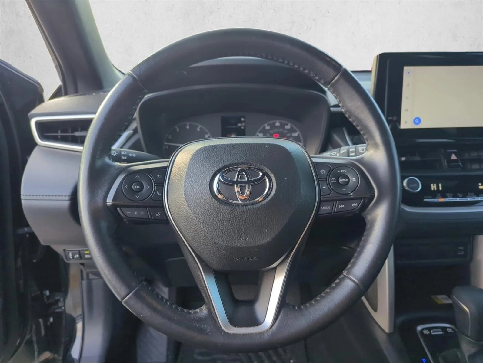 2023 Toyota Corolla Cross Hybrid SE 4WD (Natl) photo 11