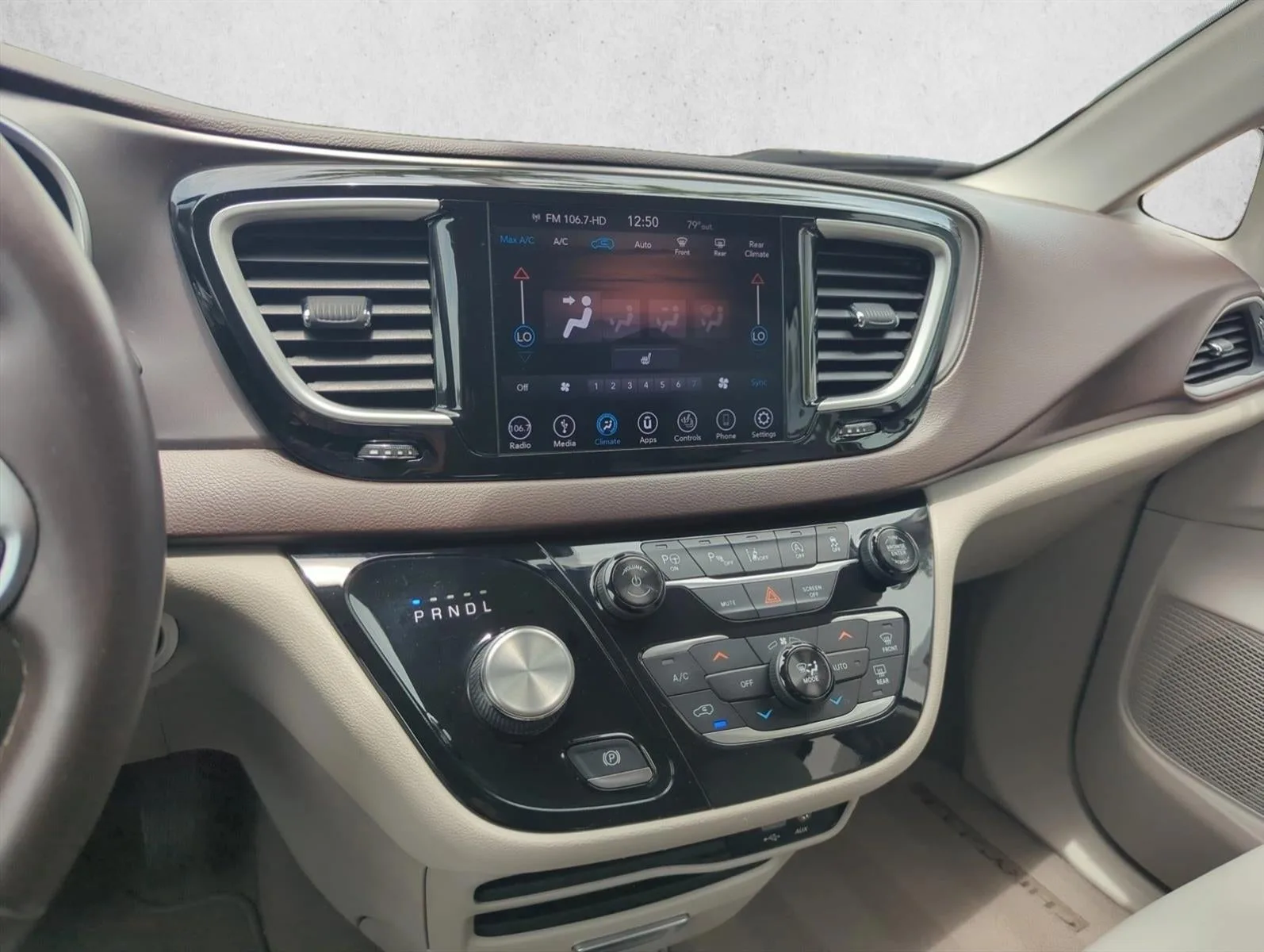 2018 Chrysler Pacifica Touring L FWD photo 10