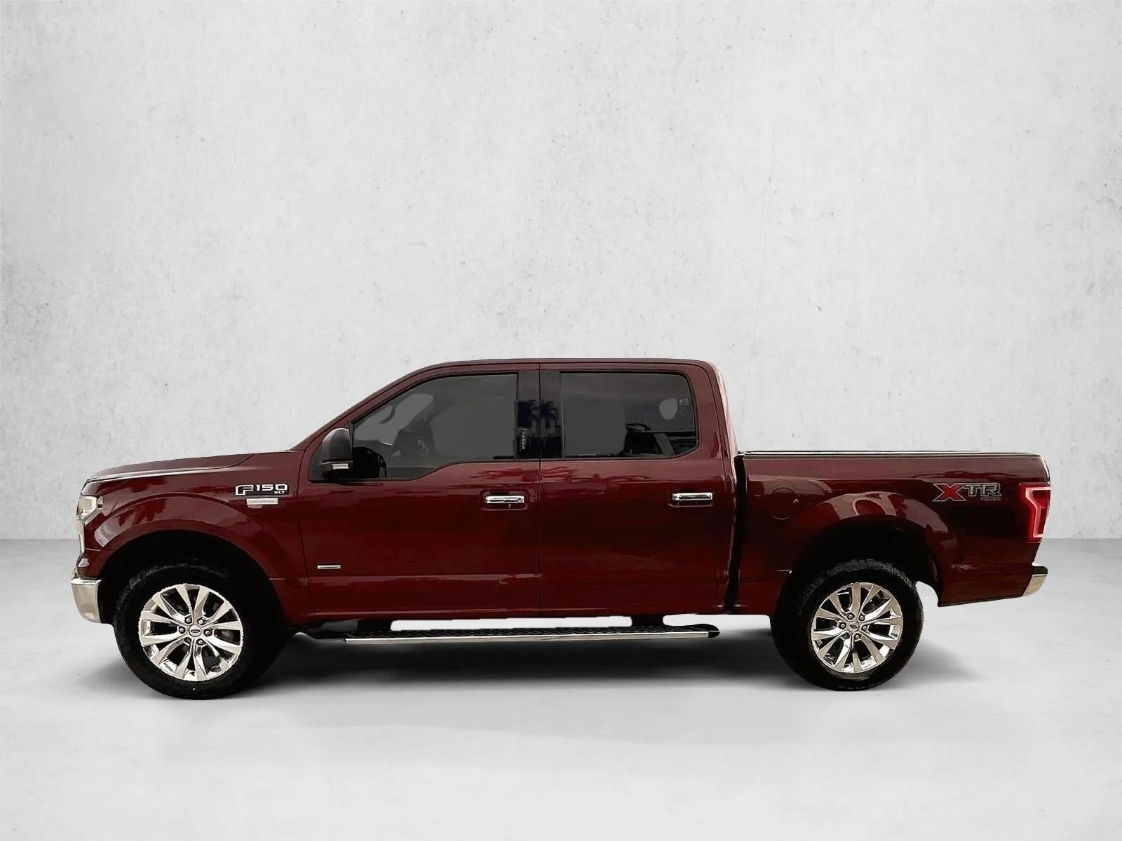 2016 Ford F-150 4WD SuperCrew 5-1/2 Ft Box XLT photo 5