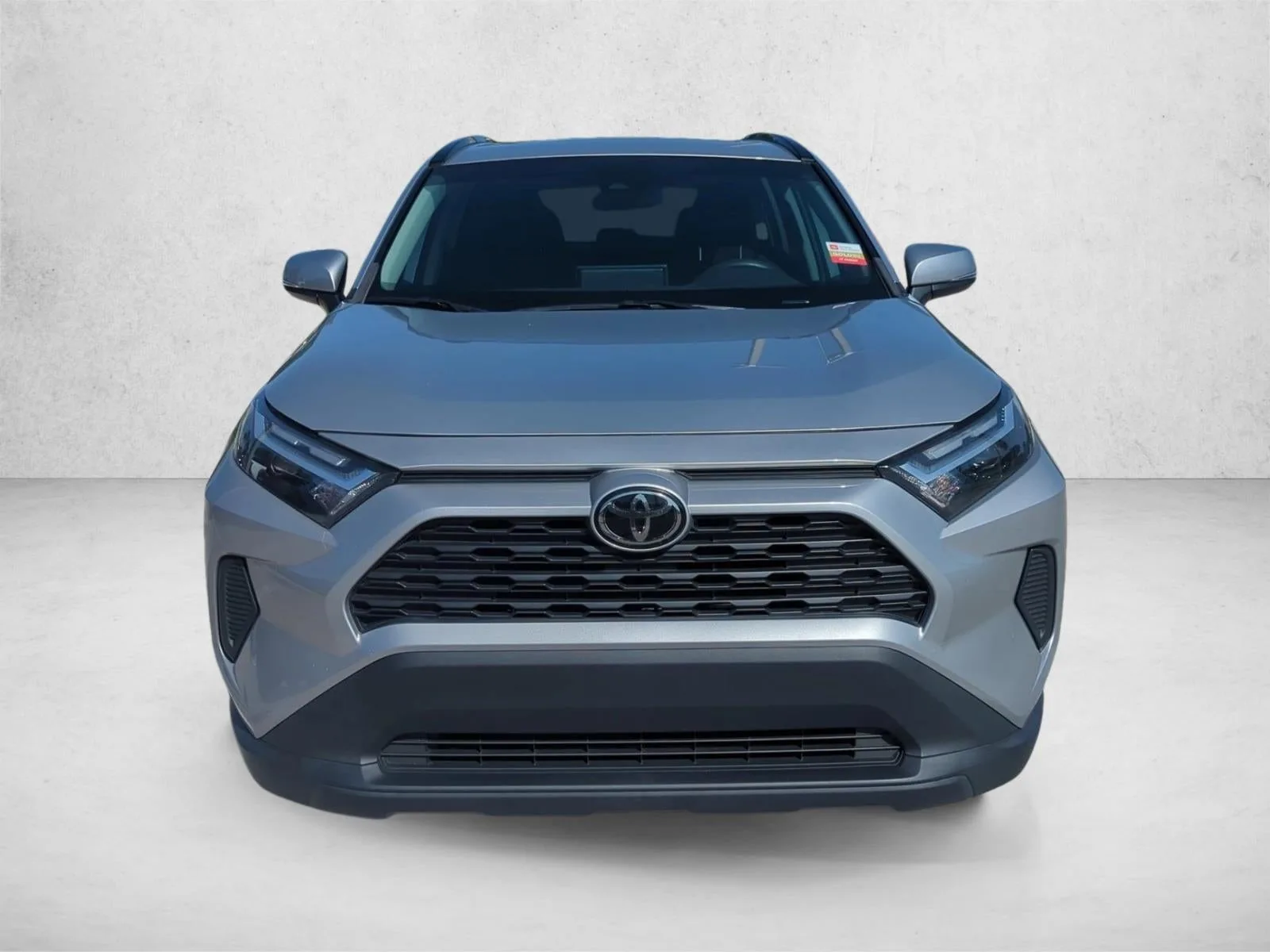 2023 Toyota RAV4 XLE FWD (GS) photo 2