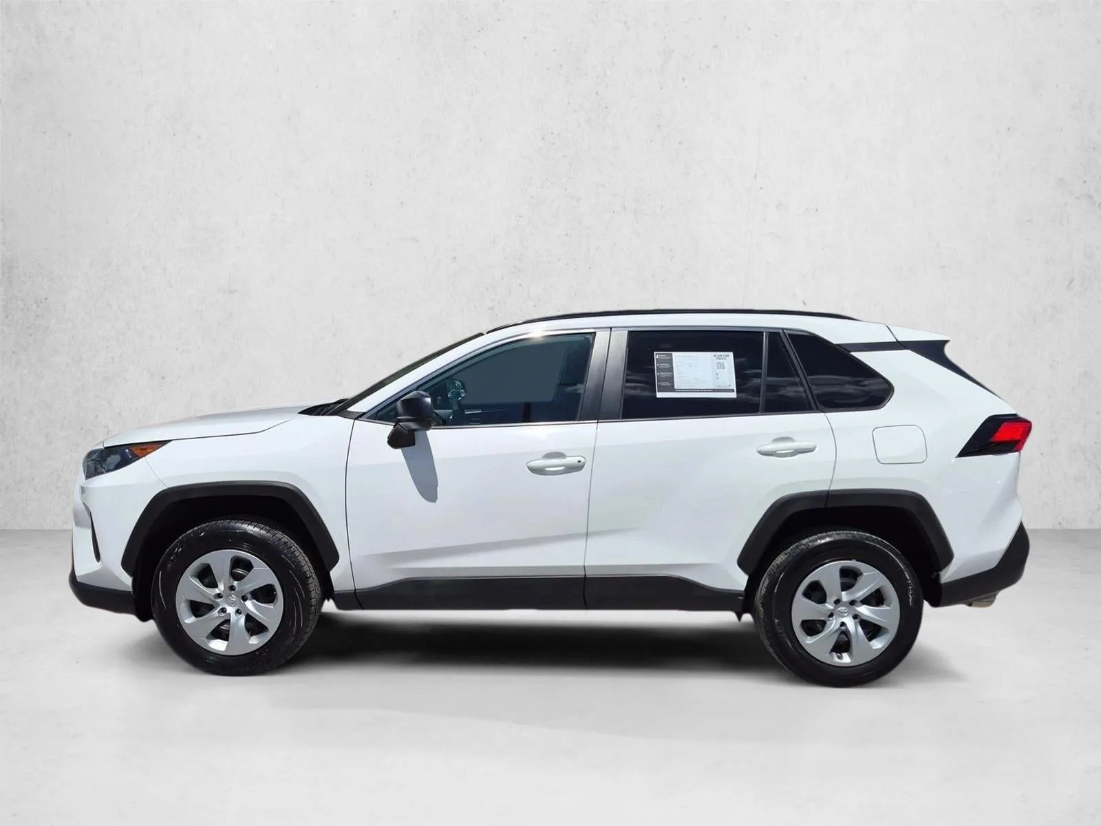 2019 Toyota RAV4 LE FWD (GS) photo 9