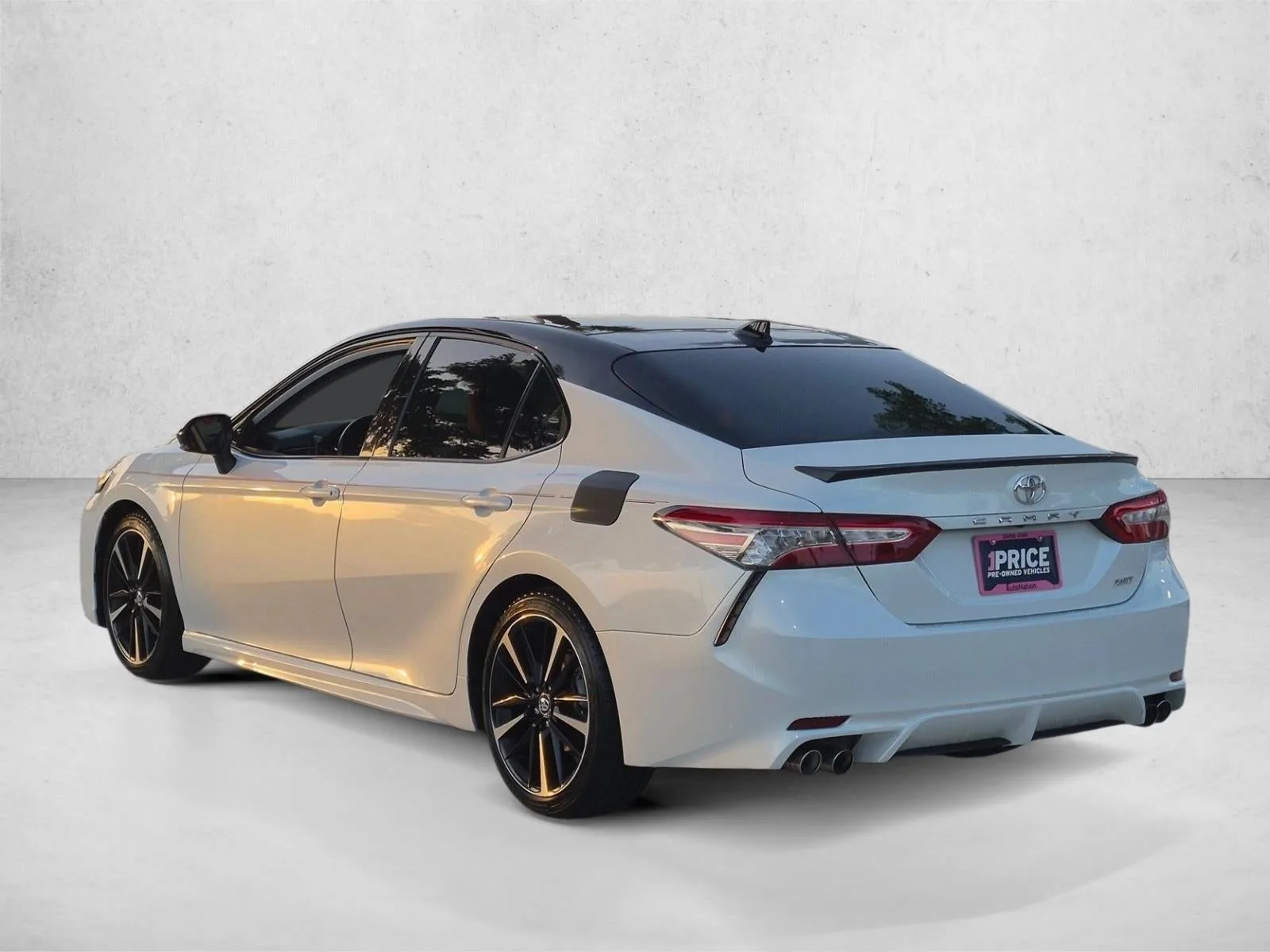 2019 Toyota Camry XSE Auto (Natl) photo 7
