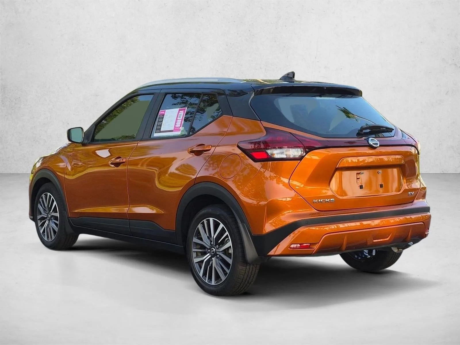2021 Nissan Kicks SV FWD photo 8