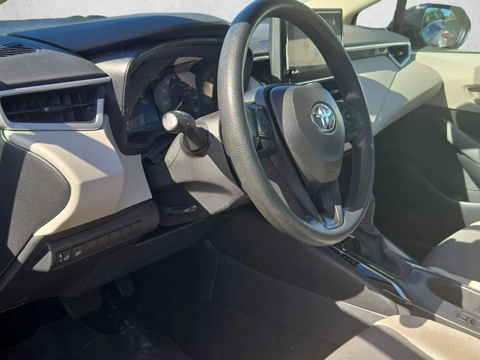2025 Toyota Corolla LE CVT (Natl) photo 9
