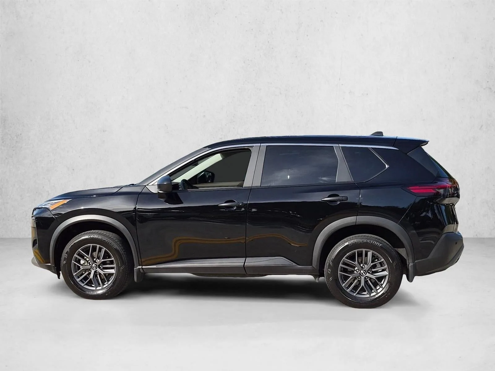 2023 Nissan Rogue FWD S photo 9