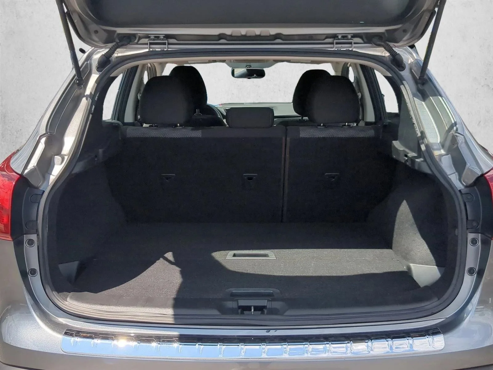 2018 Nissan Rogue Sport SV photo 6