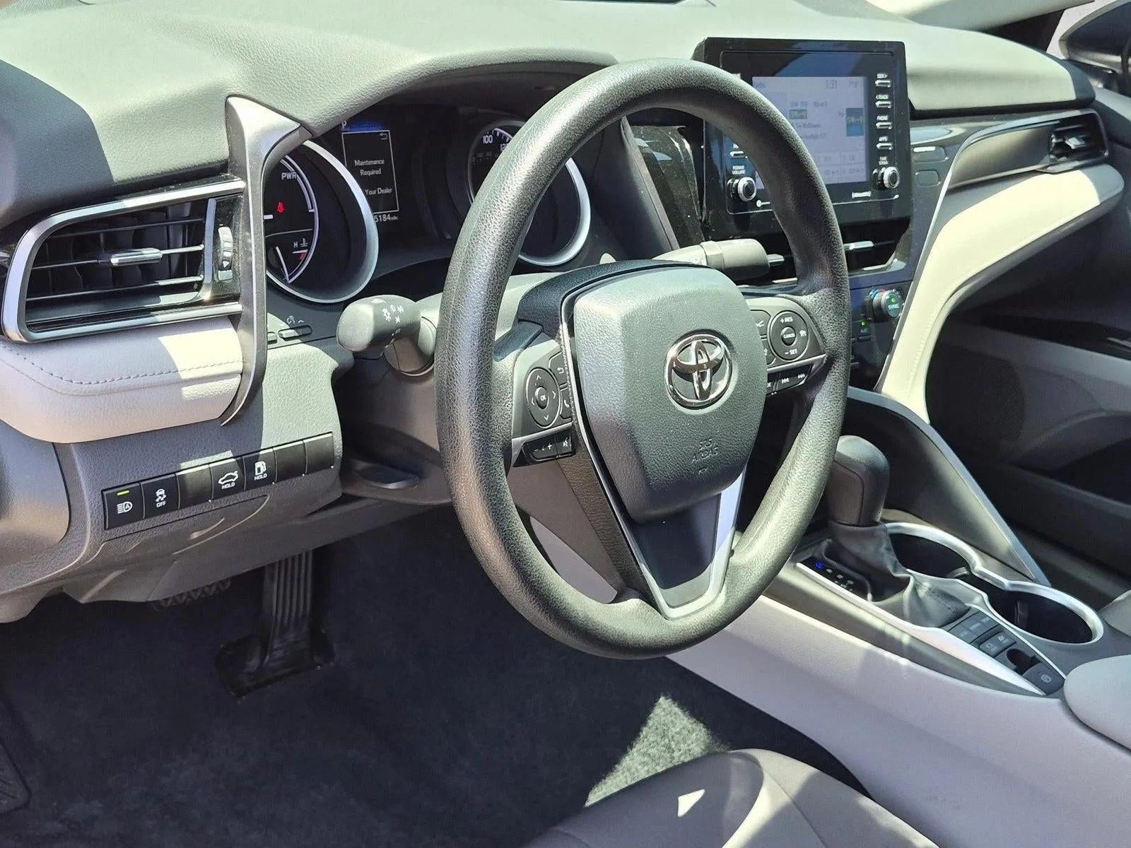 2024 Toyota Camry Hybrid LE CVT (Natl) photo 9
