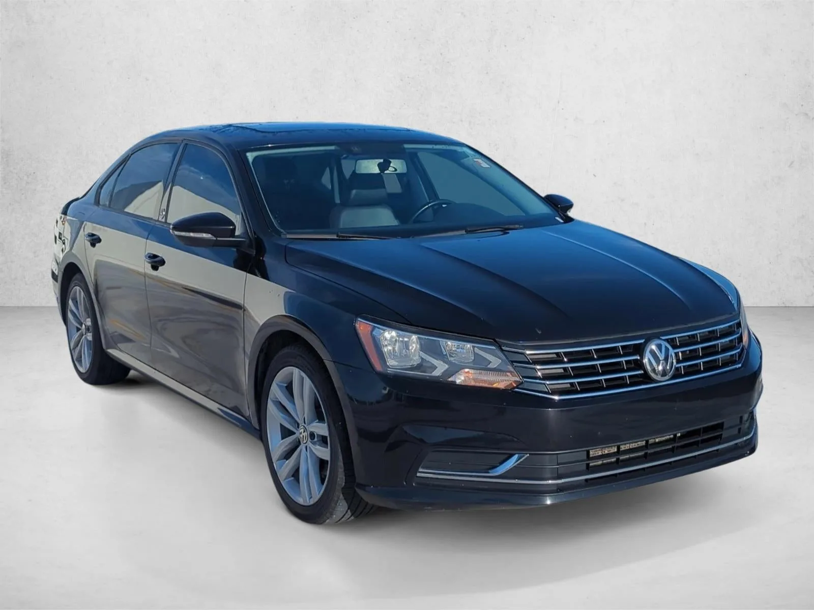 2019 Volkswagen Passat 2.0T Wolfsburg Edition Auto photo 5