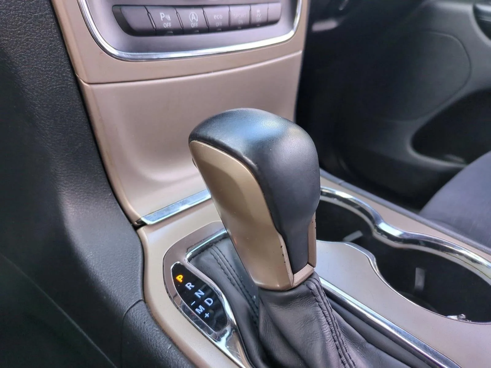 2017 Jeep Grand Cherokee Laredo 4x2 photo 12