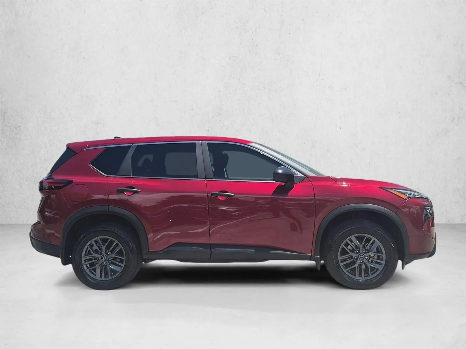 2025 Nissan Rogue FWD S photo 4