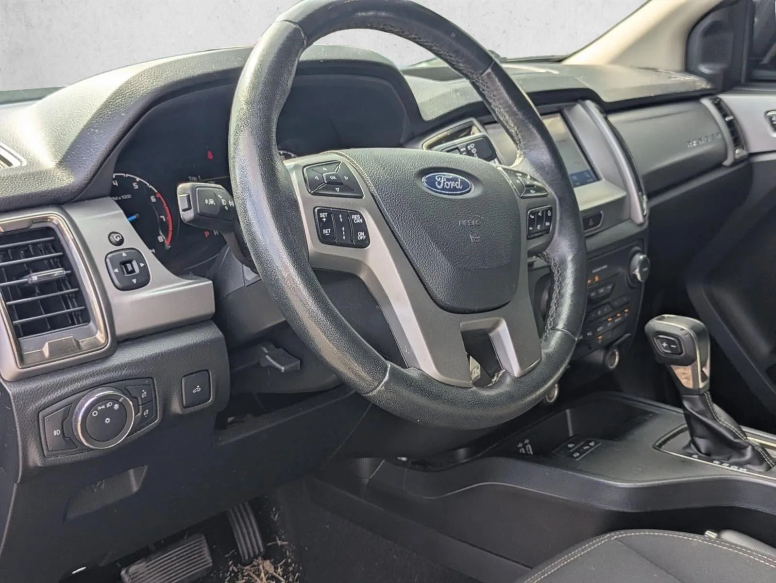 2020 Ford Ranger XLT 2WD SuperCrew 5' Box photo 8