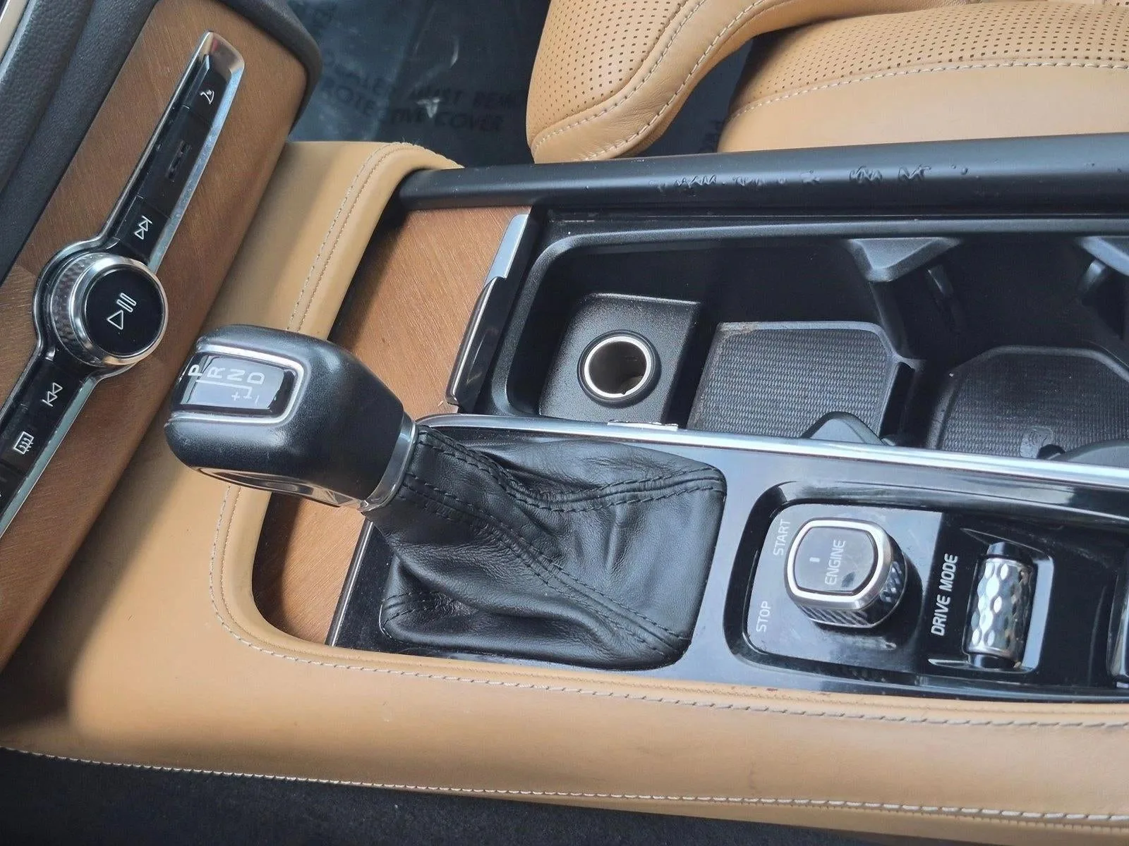 2017 Volvo XC90 Inscription photo 11