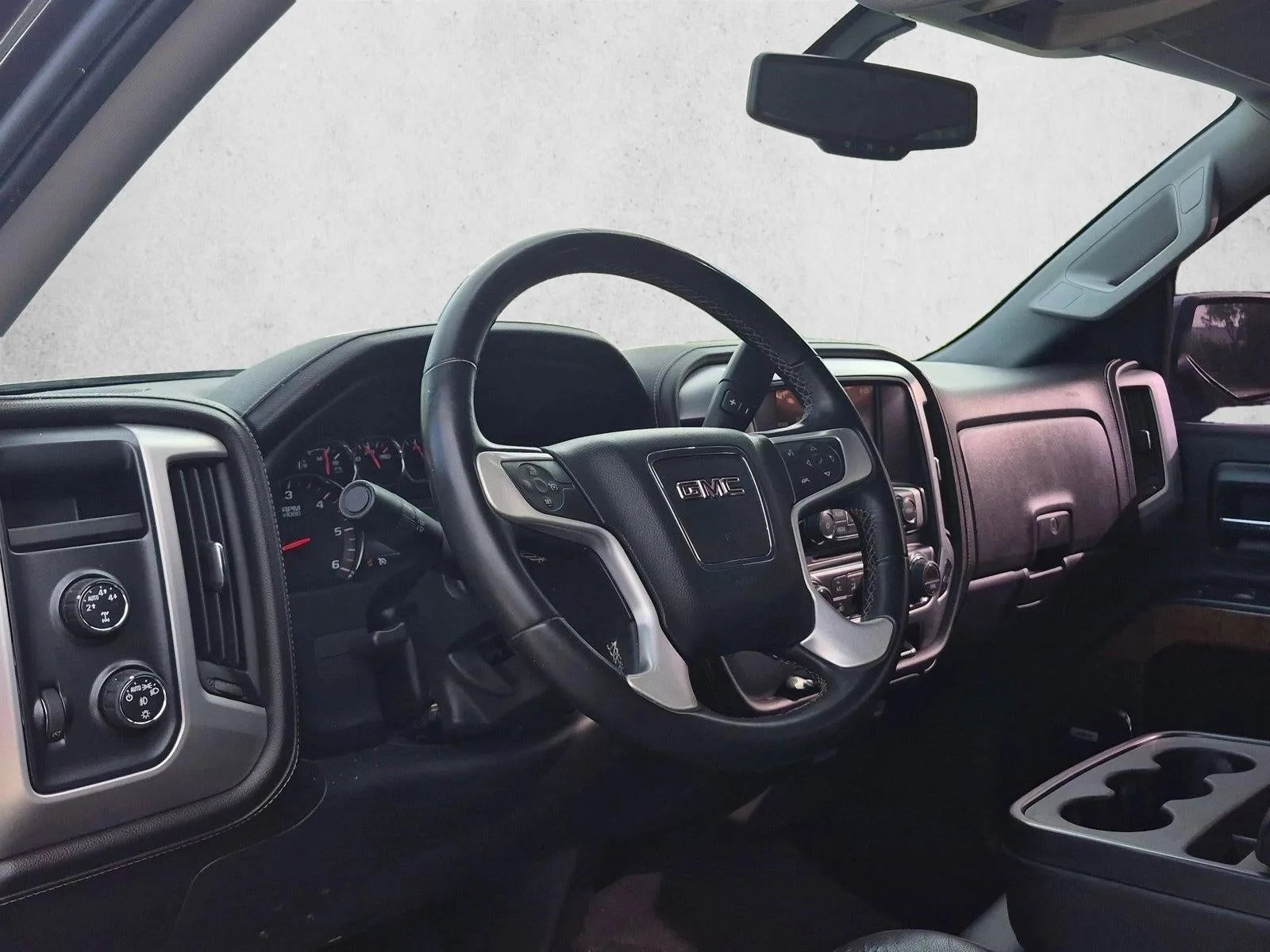 2014 GMC Sierra 1500 Crew Cab Short Box 4-Wheel Drive SLT photo 10