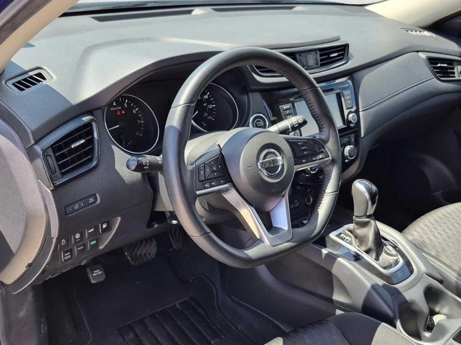 2020 Nissan Rogue AWD SV photo 10