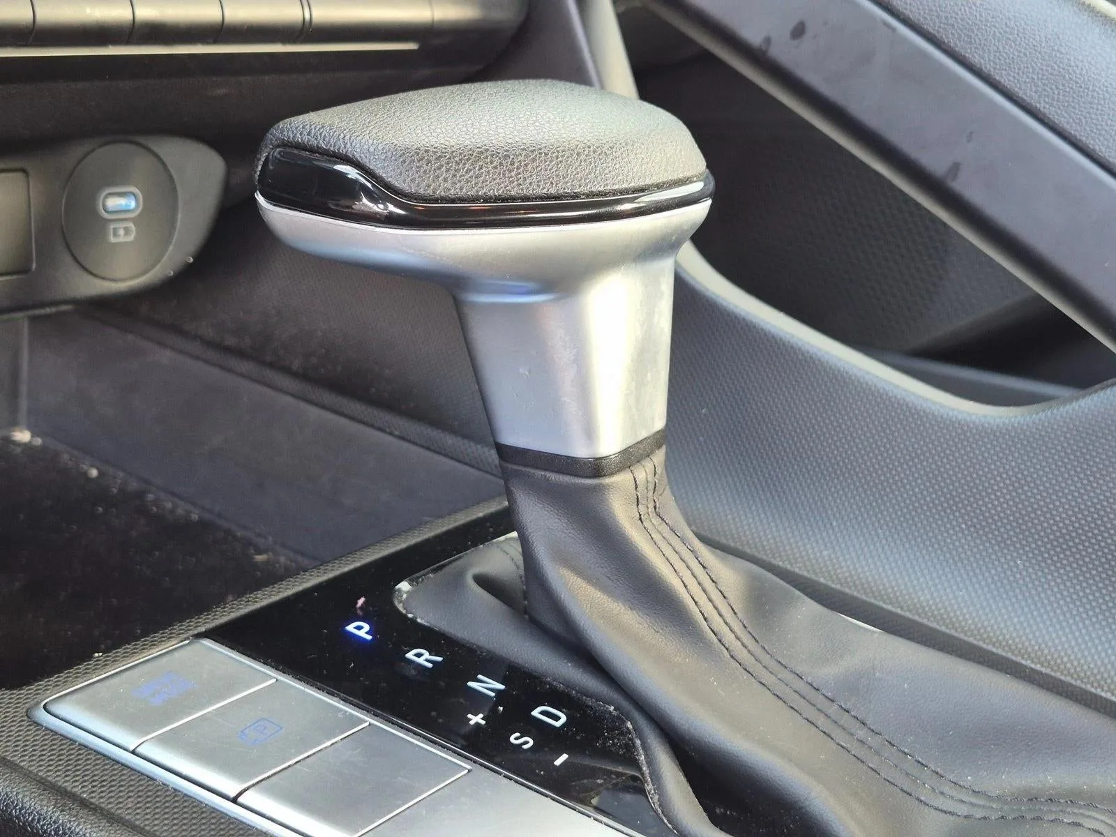 2024 Hyundai ELANTRA SEL IVT photo 8