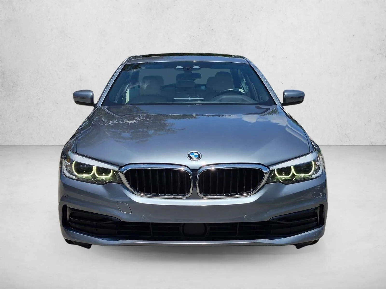 2019 BMW 530i Sedan photo 2