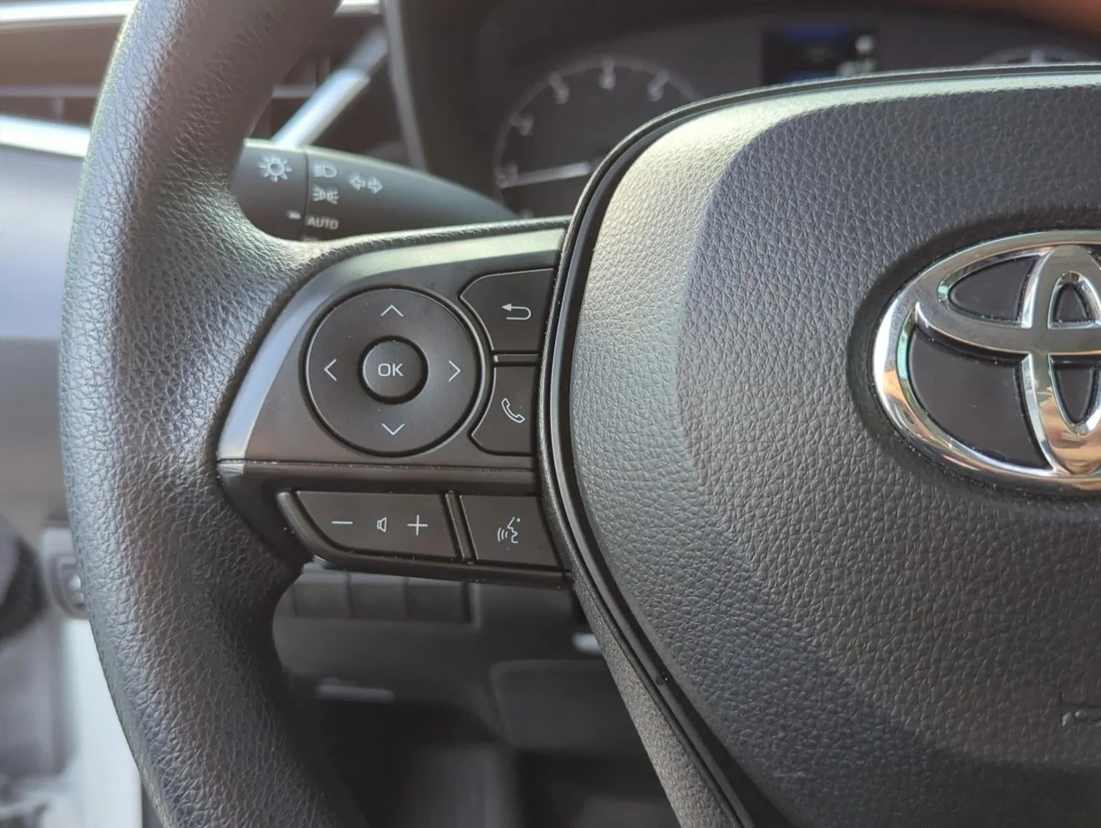 2023 Toyota Corolla LE CVT (Natl) photo 12