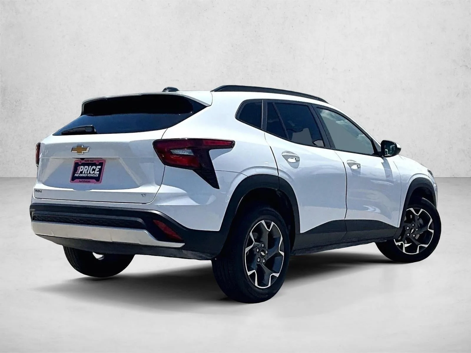 2024 Chevrolet Trax LT photo 2