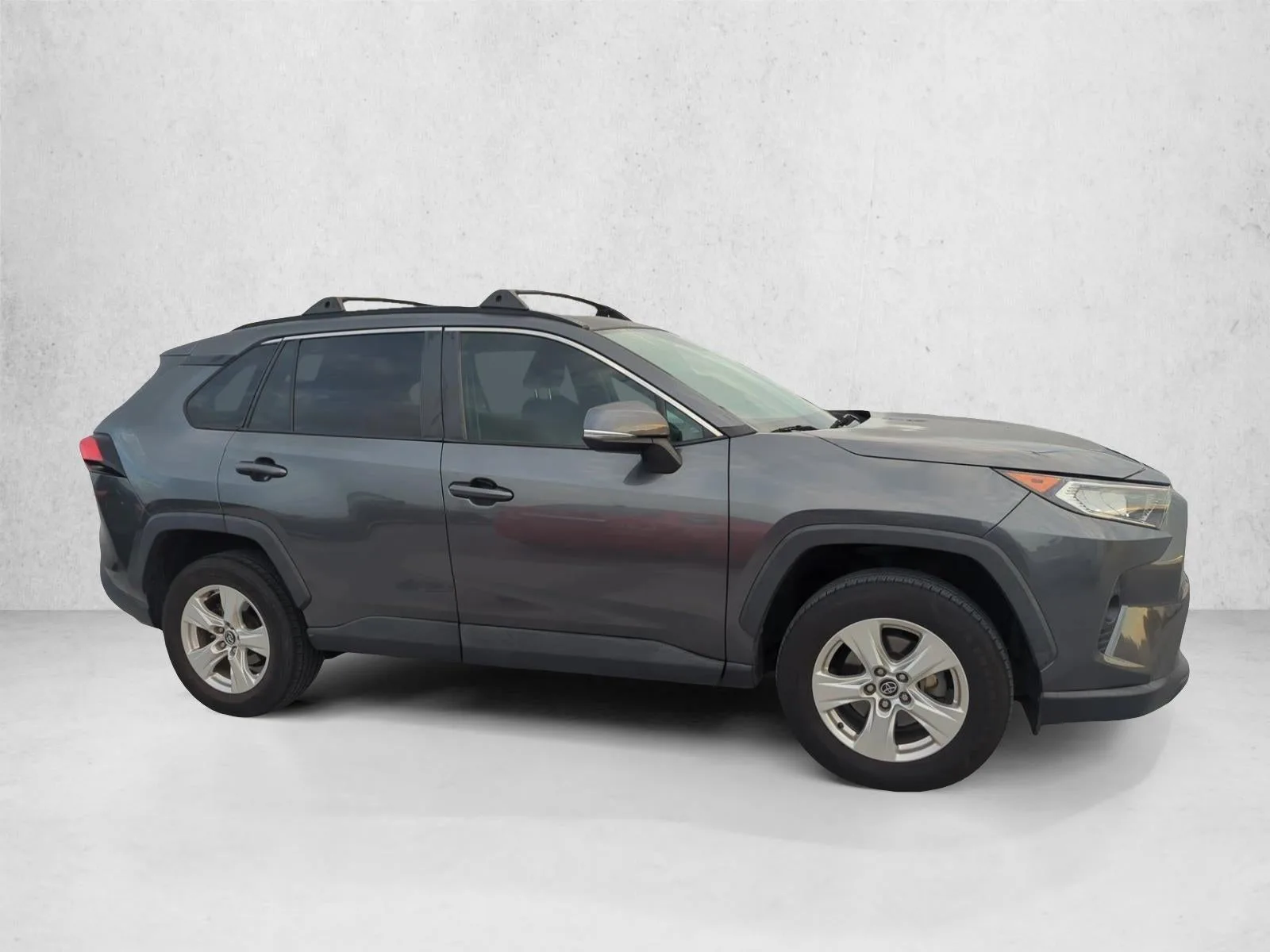 2021 Toyota RAV4 XLE FWD (GS) photo 4