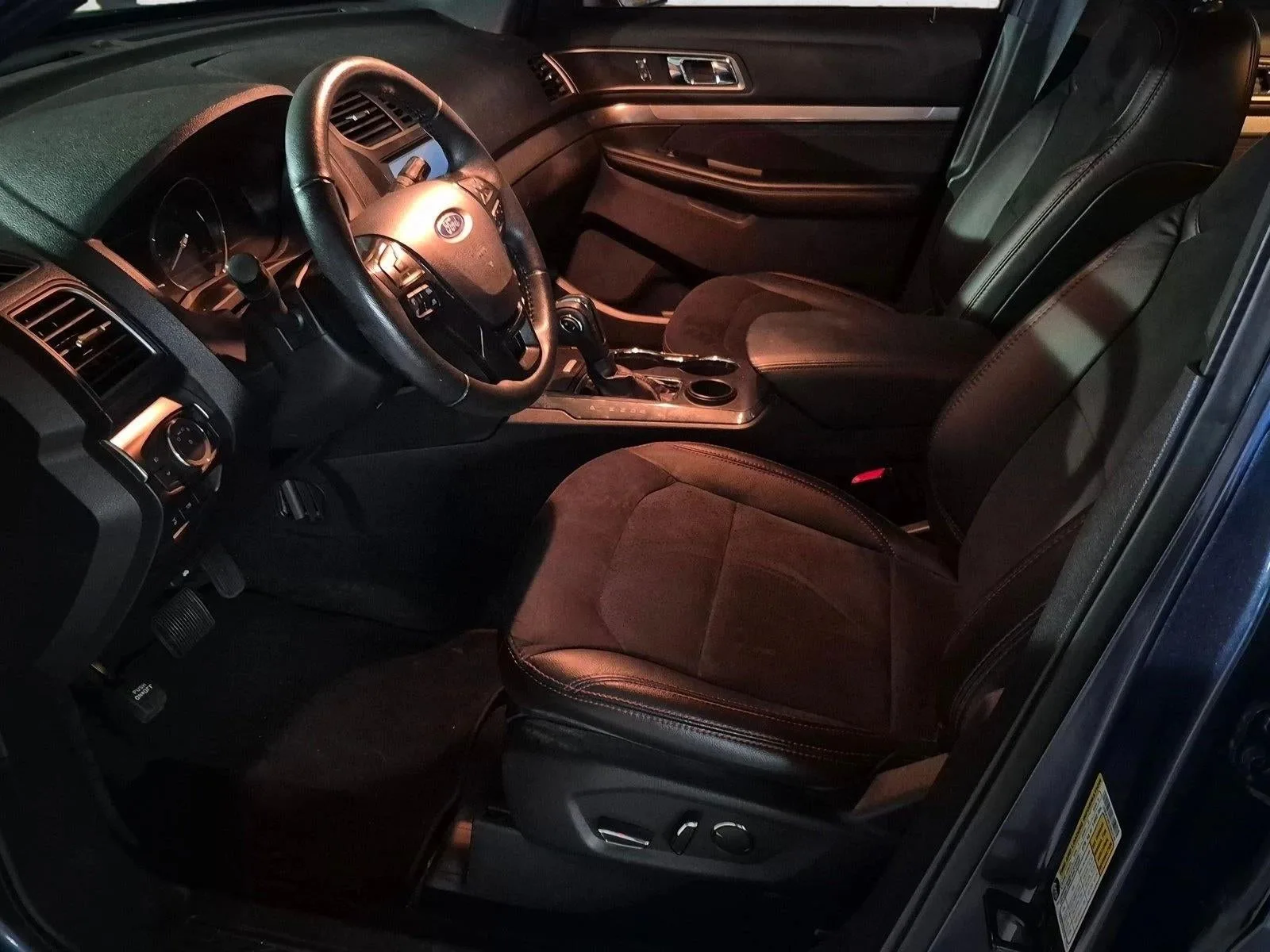 2018 Ford Explorer XLT photo 11