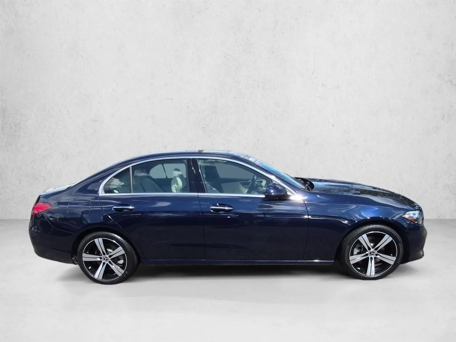2023 Mercedes-Benz C 300 Sedan photo 4