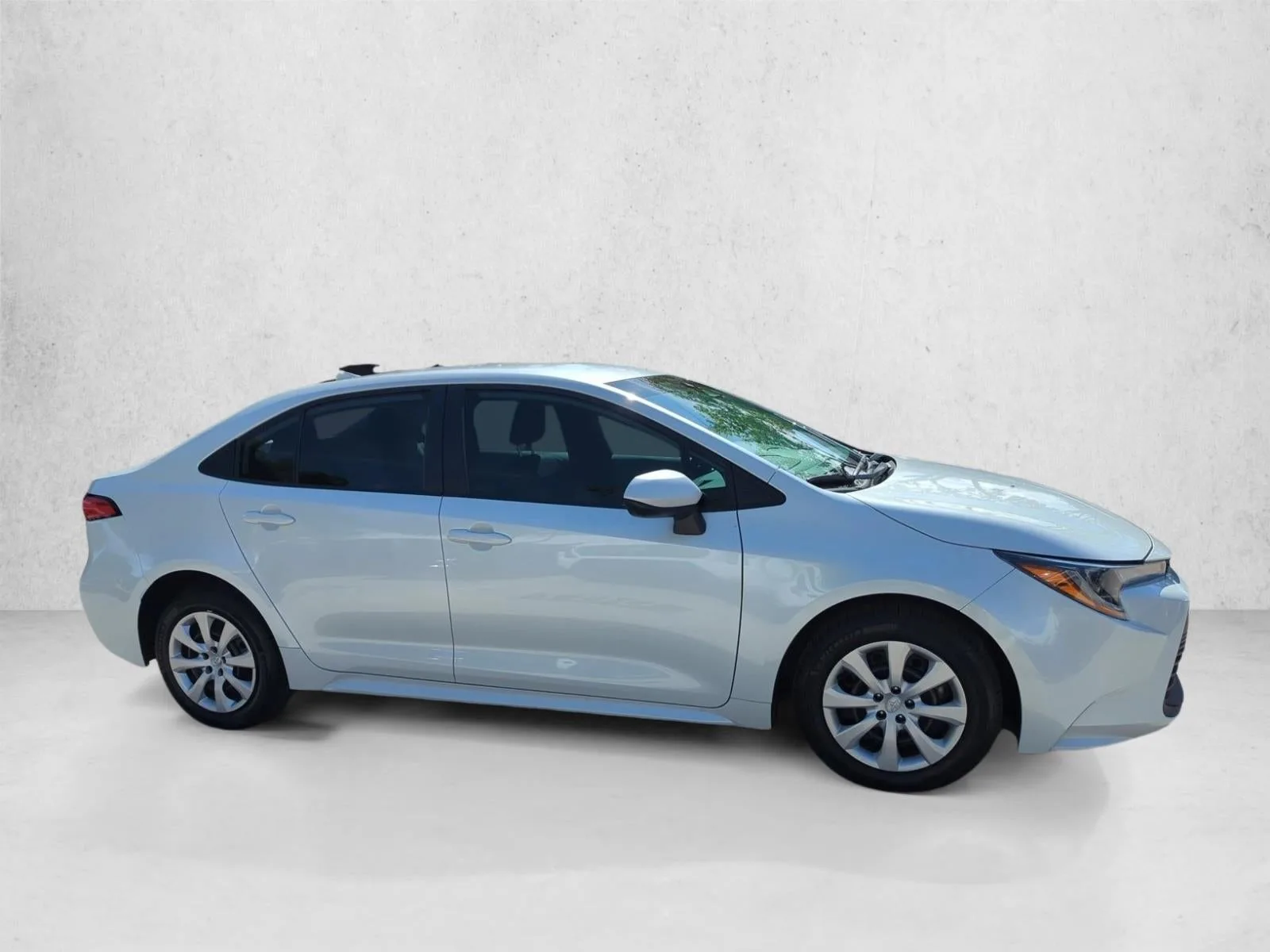 2024 Toyota Corolla LE CVT (Natl) photo 4