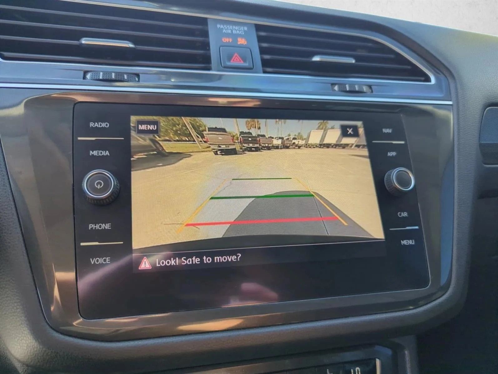 2019 Volkswagen Tiguan 2.0T SEL Premium 4MOTION photo 12