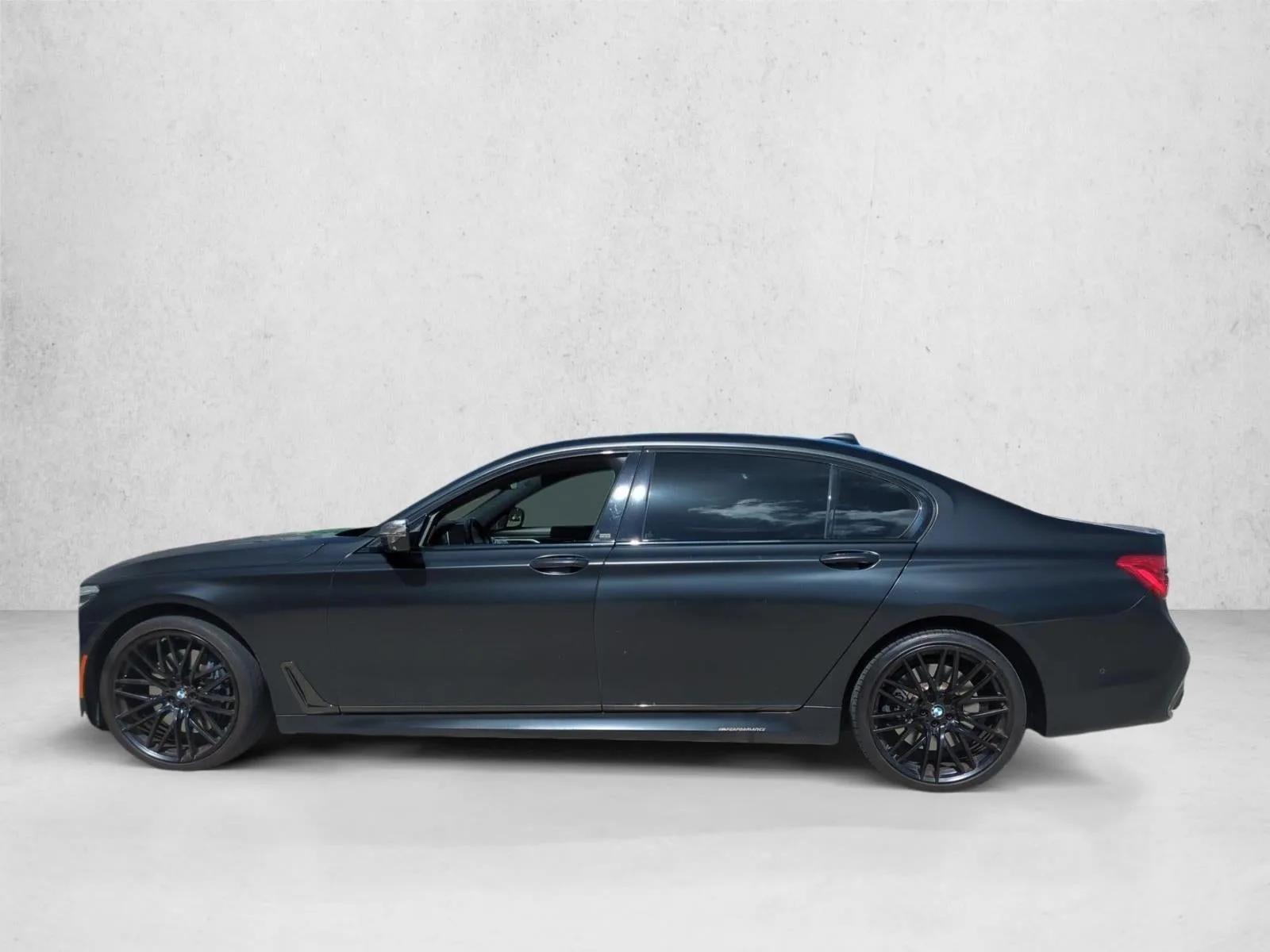 2017 BMW 750i Sedan photo 8