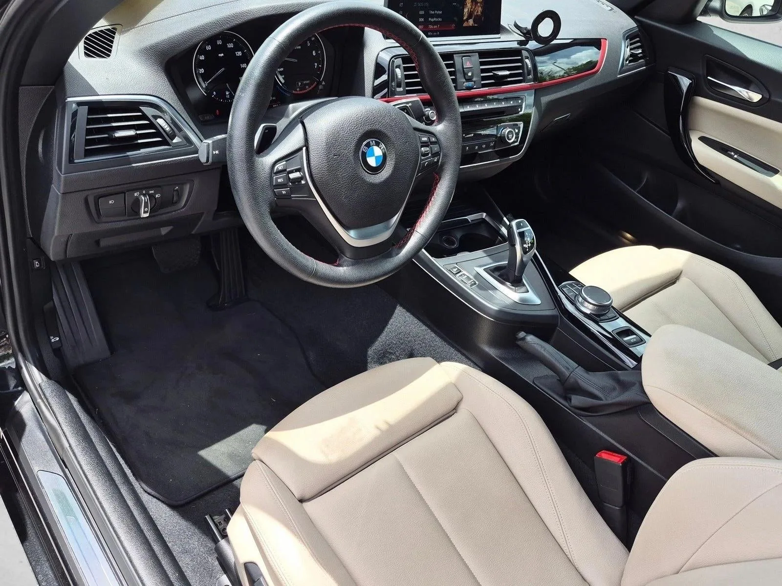 2018 BMW 230i xDrive Convertible photo 6