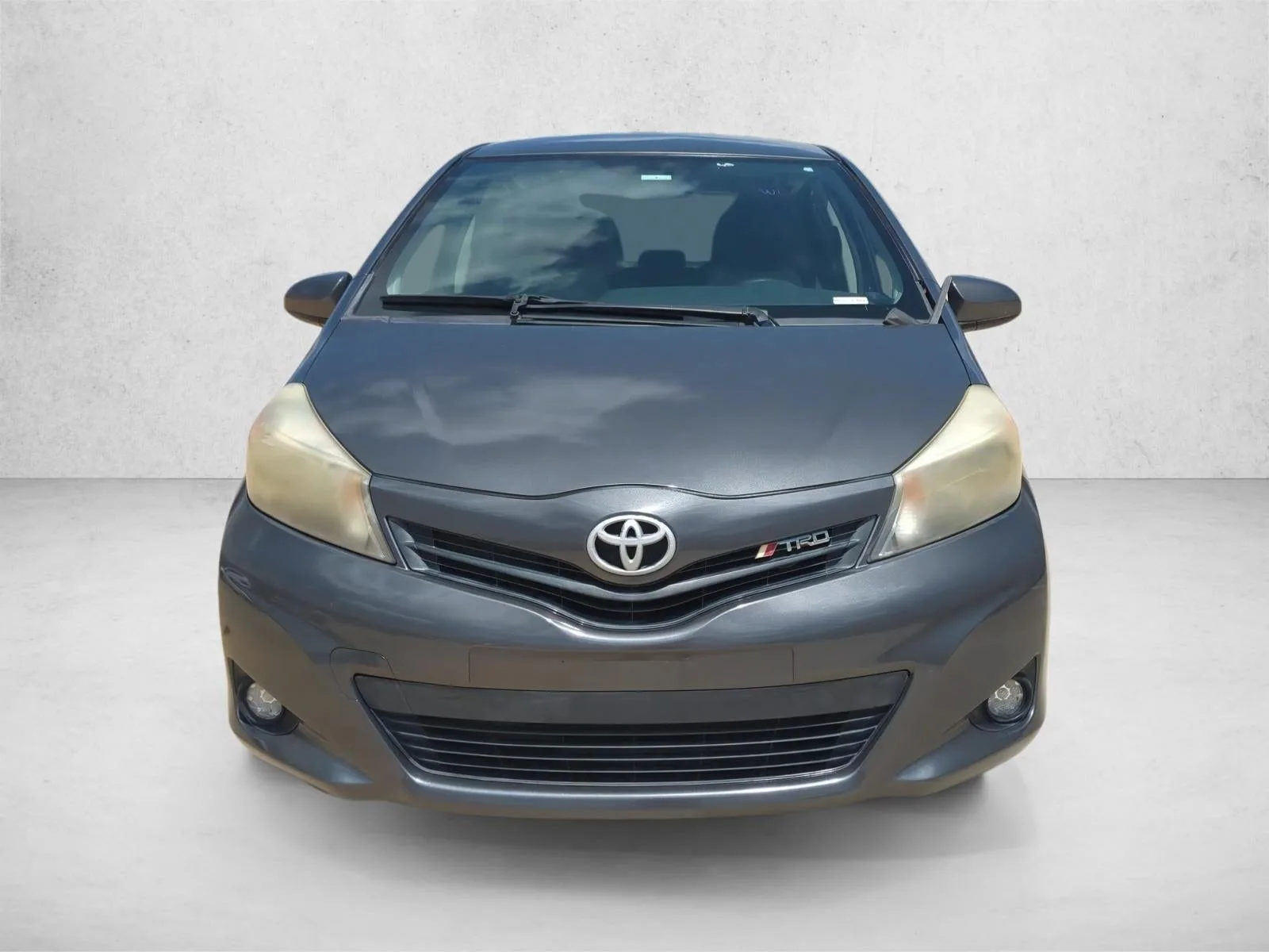 2013 Toyota Yaris 5dr Liftback Auto L (Natl) photo 2